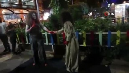 Emine Bulut cinayetine tepki için sokakta sahne aldılar