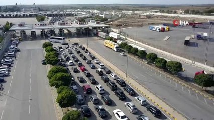 Kapıkule'de sıcakta bekleyen gurbetçilere su hizmeti