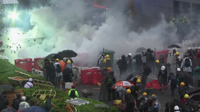 홍콩 시위 주말 연이틀 물리적 충돌...다시 원점으로 / YTN