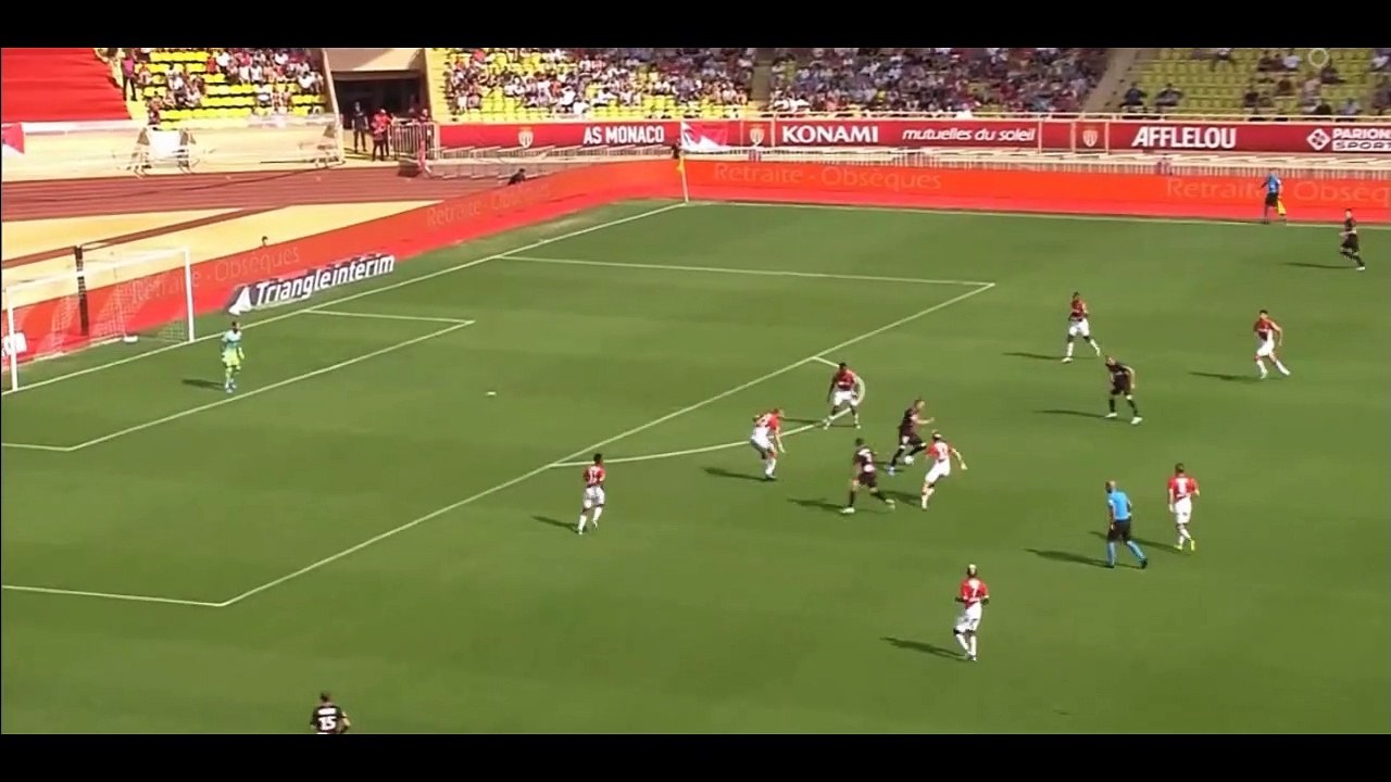 Doublé de passes de ZF vs ASM