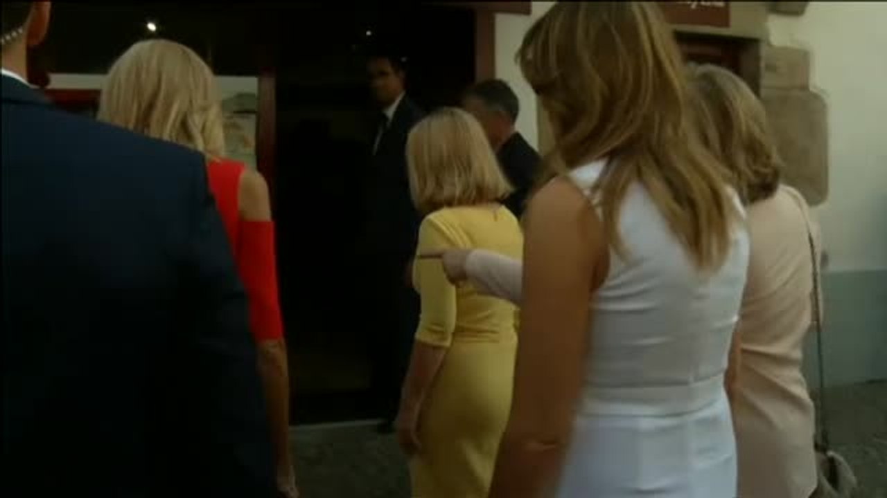 Las primeras damas recorren el País Vasco francés: pimiento, sangría y pelota vasca