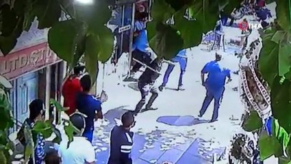 Bıçaklanma anı güvenlik kamerasında