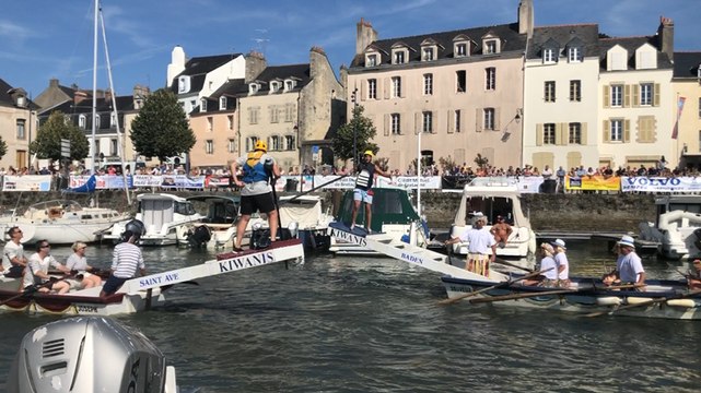 Pas si simple de tomber aux Joutes nautiques