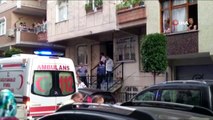 İstanbul Güngören'de bir kadın henüz bilinmeyen bir sebeple tartıştığı kocasını bıçaklayarak öldürdü. Kadın gözaltına alınırken olayla ilgili incelemeler sürüyor.