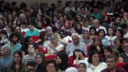 İlber Ortaylı'yı dinlemek isteyenler salona sığmadı