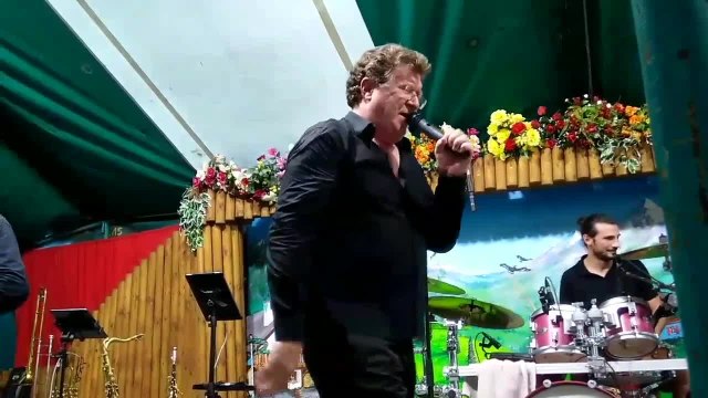 Ecaussinnes: Thierry Luthers chante Johnny à l'Oberbayern marchois (3)