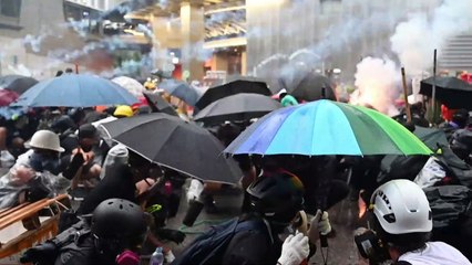 下载视频: Policía disparó por primera vez en manifestaciones en Hong Kong