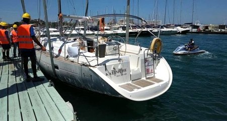 Bodrum'dan yola çıkan ve İtalya'da el konan göçmen teknesi 'yüzen kütüphaneye' dönüştürüldü