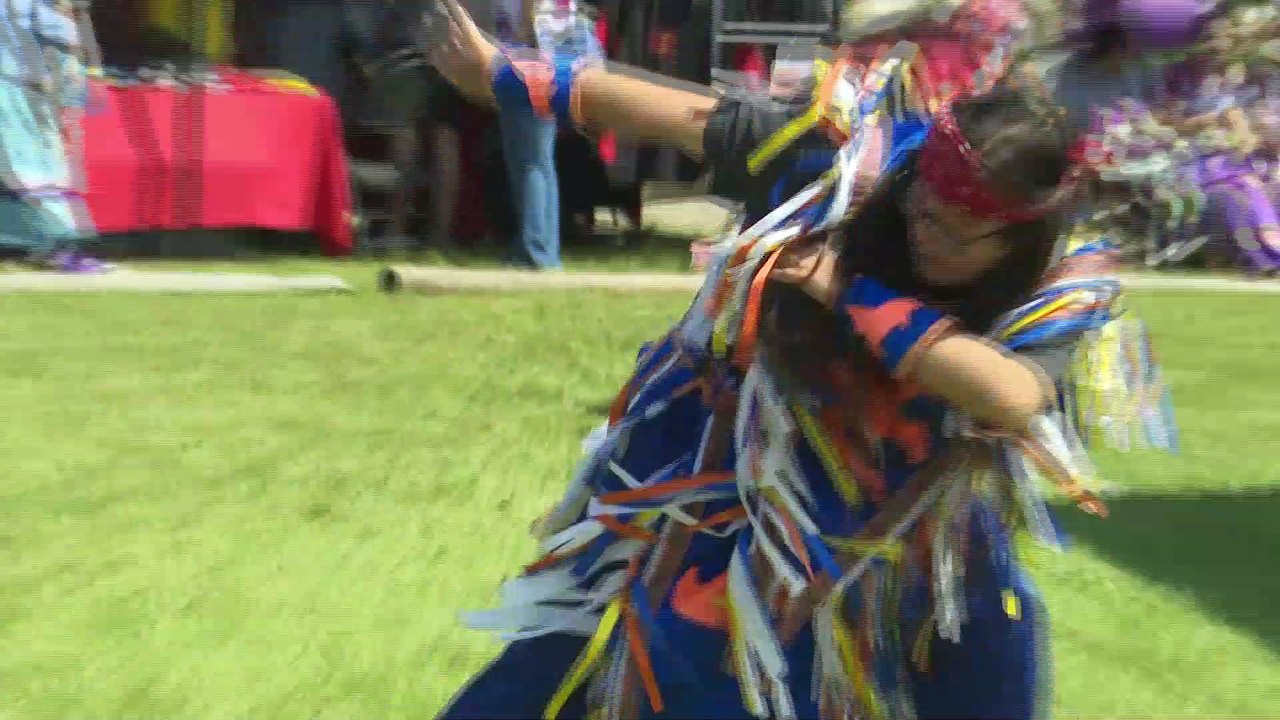 Powwow à Pabineau Vidéo Dailymotion