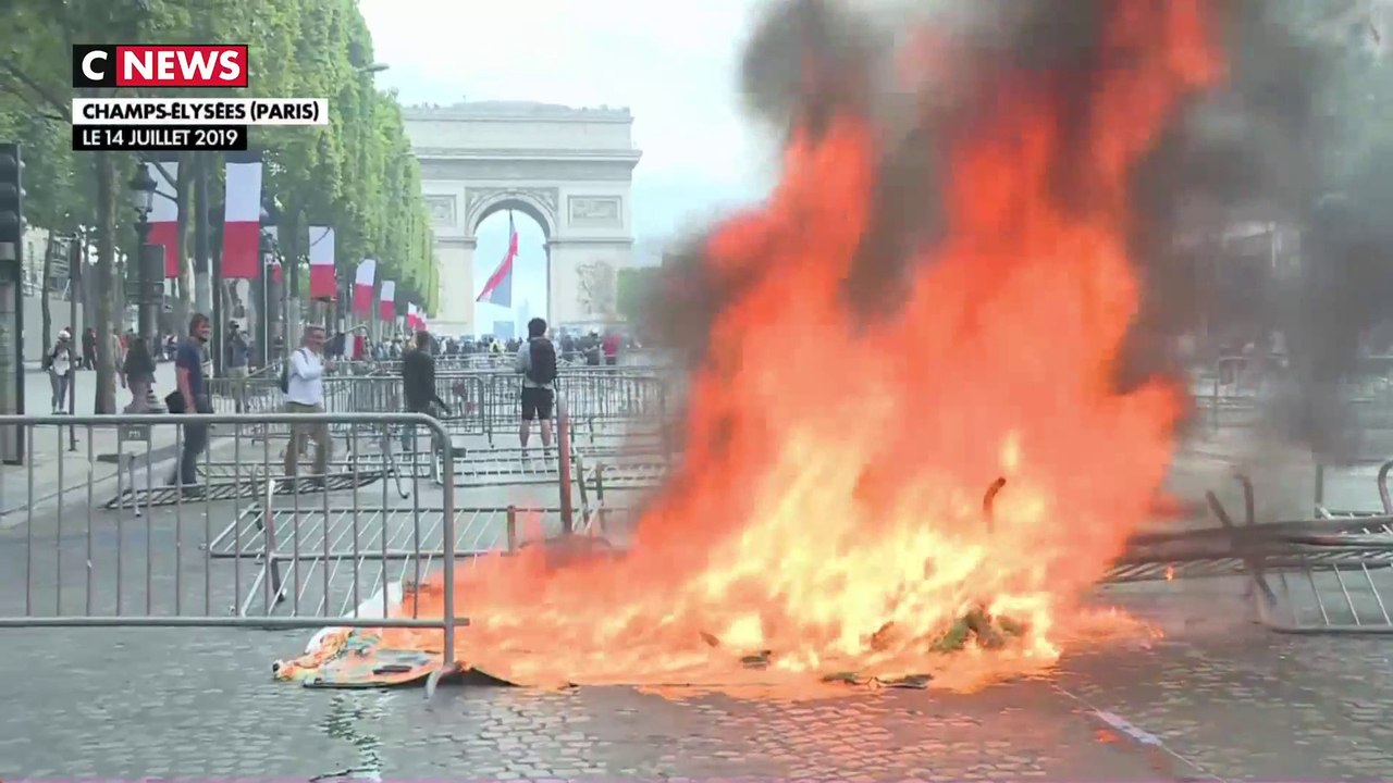Incidents du 14 juillet : Christophe Castaner dans la tourmente