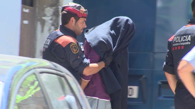 Registro con detenidos del lugar de la presunta violación de Manresa