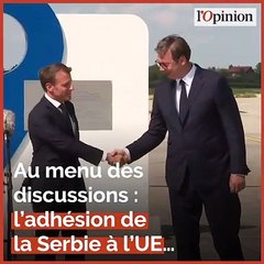 En visite officielle, Emmanuel Macron veut recréer du lien avec la Serbie