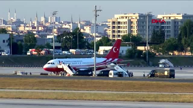 İSTANBUL-ERDOĞAN'IN UÇAĞI ATATÜRK HAVALİMANI'NA İNDİ