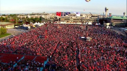 Atatürk Havalimanı'ndaki yoğunluk havadan görüntülendi