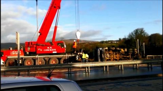 Overturned lorry Skeoge Road