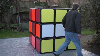 Man builds world's biggest rubik's cube