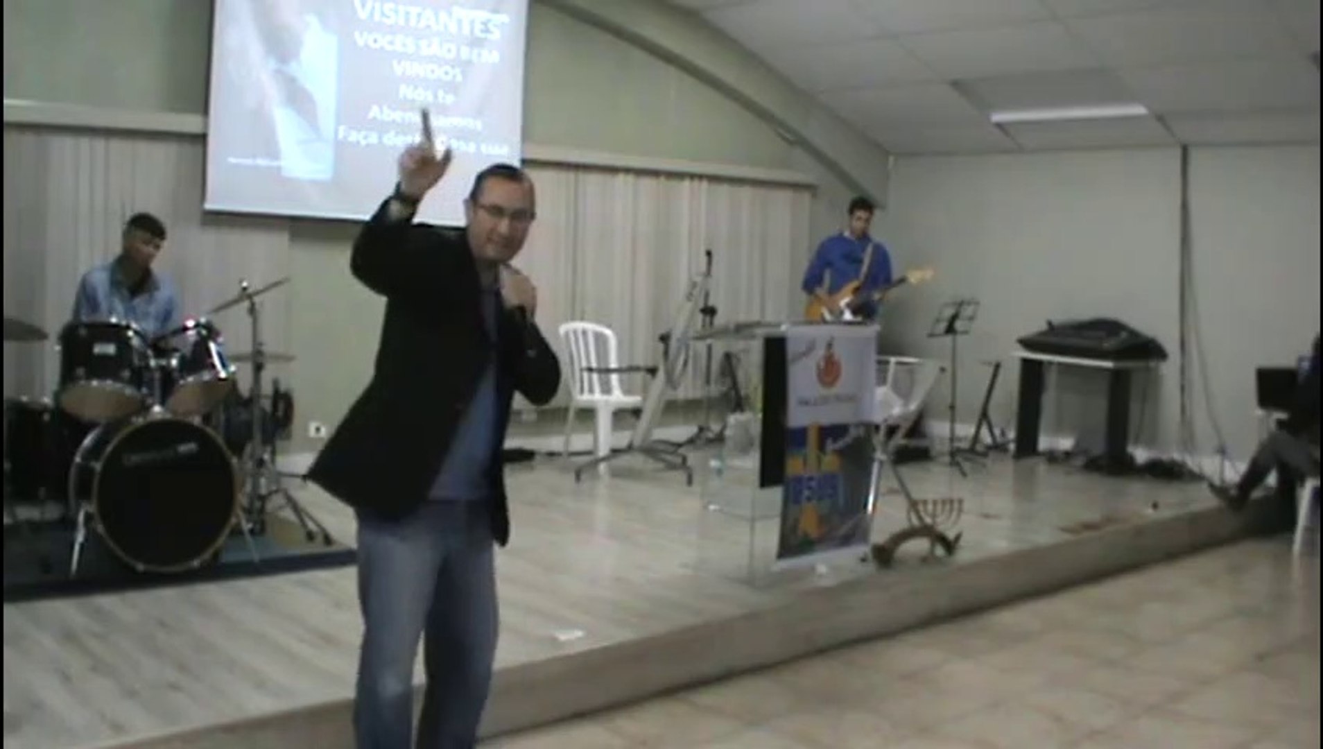 Pr.Douglas Macknight -