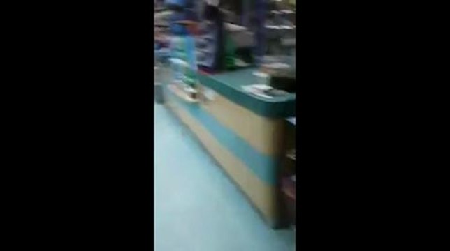 Seagull steals crisps from Aberdeen shop