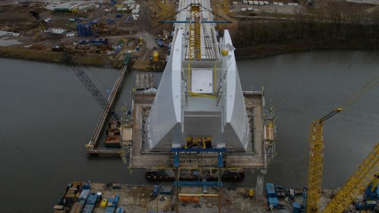 Video: stunning drone footage shows New Wear Crossing pylon lift