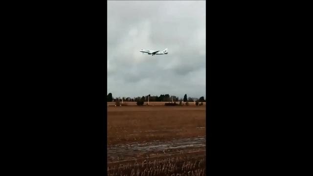 Plane aborts landing at Robin Hood