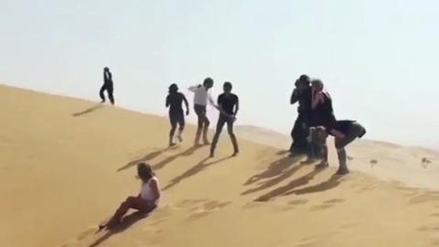 Rod Stewart re-enacts ISIS beheading