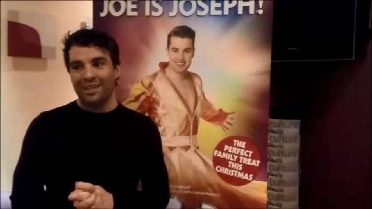 Joe McElderry sends good luck to the Mariners