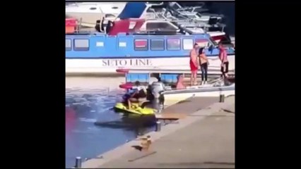 Il se fait éjecter de son jetski pour une raison incroyable