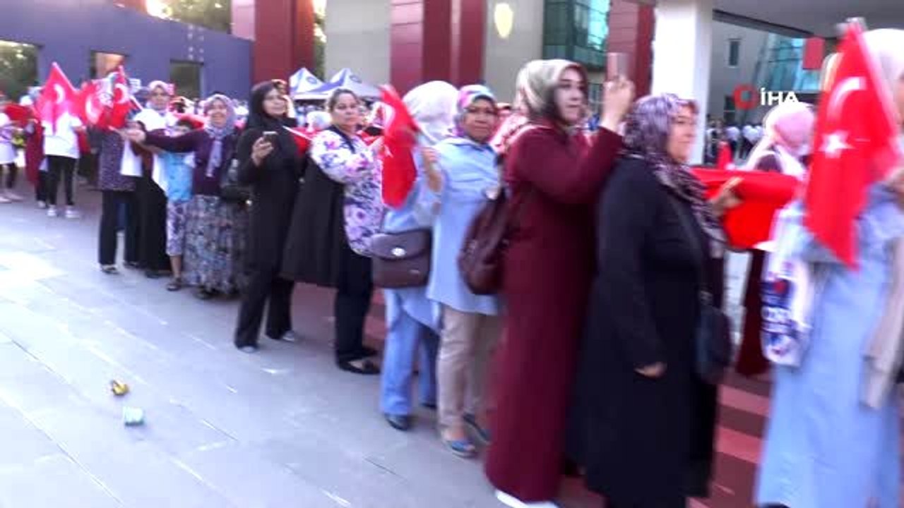 Şahinbey Belediyesi'nden 'demokrasi yürüyüşü'
