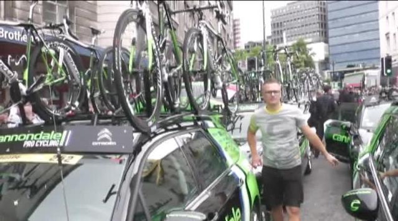 TDF Headrow crowds 2014