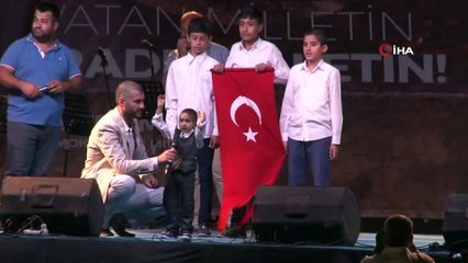 Meydanda gözyaşları sel oldu