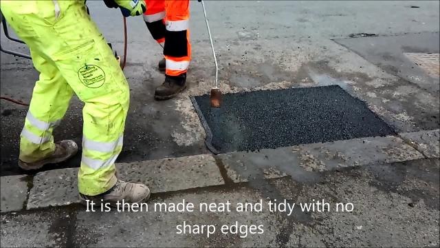 How does Derbyshire County Council fix potholes?