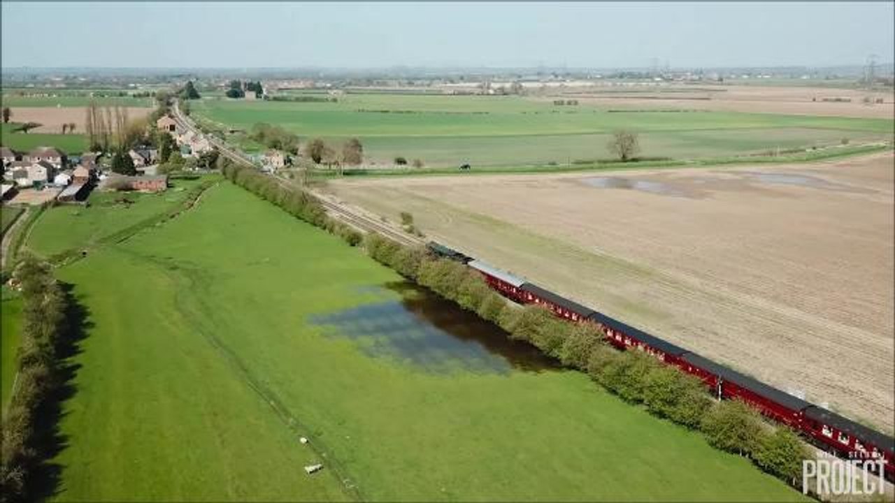 Flying Scotsman passes through Gainsborough