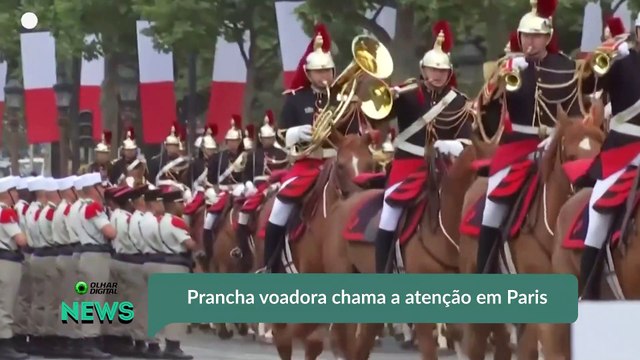 Prancha voadora chama a atenção em Paris
