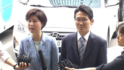 '패스트트랙 고발전' 백혜련·윤소하 의원 경찰 출석...자유한국당은 불출석 / YTN