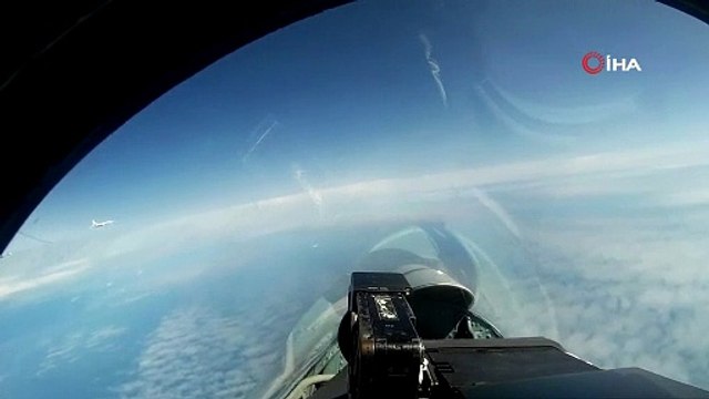 Baltık Denizi'nde Rus uçaklarını Finlandiya ve İsveç uçakları takip etti