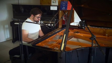 Dans toutes les langues. In all languages, I love you