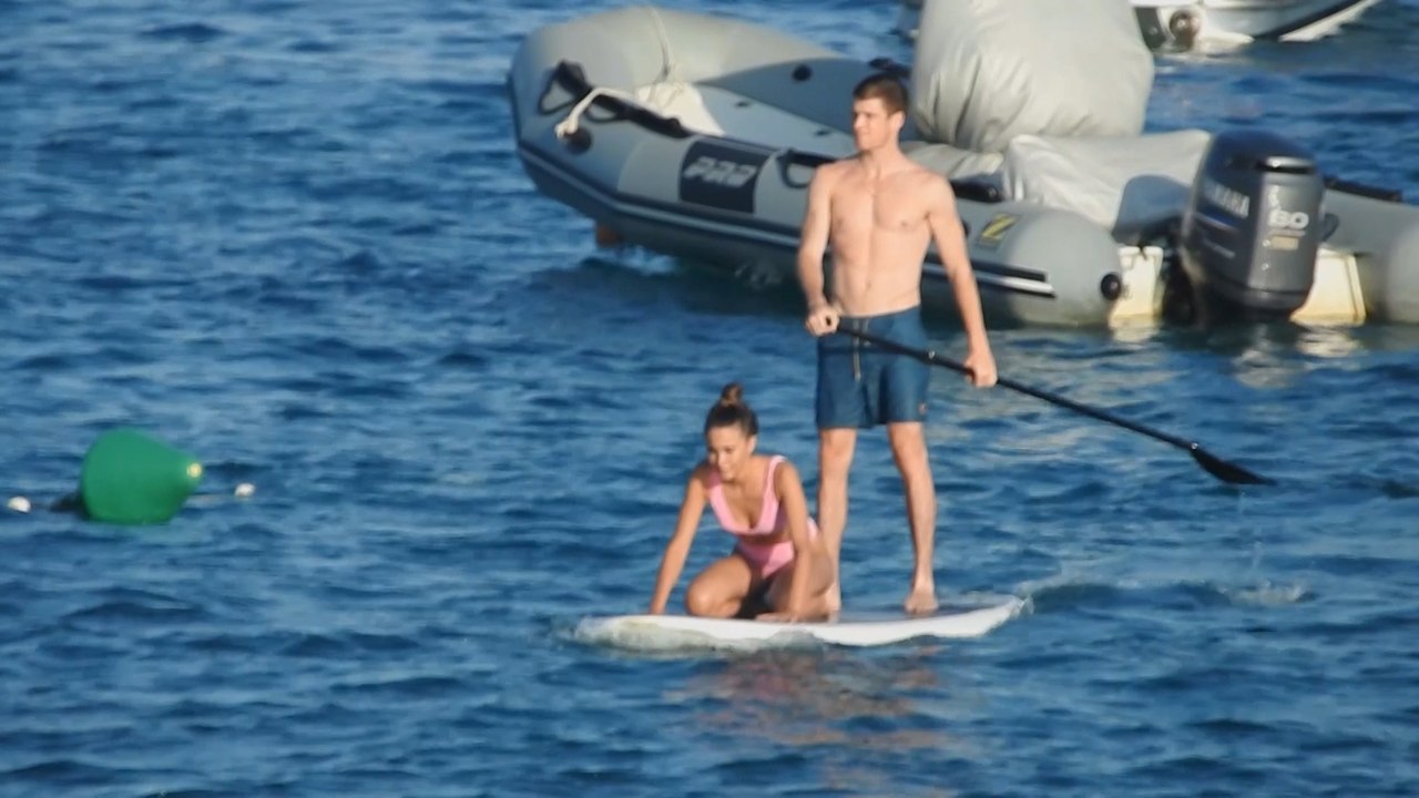 Miguel Bernardeau y Aitana Ocaña, amor en la tabla de paddle-surf - Vídeo  Dailymotion