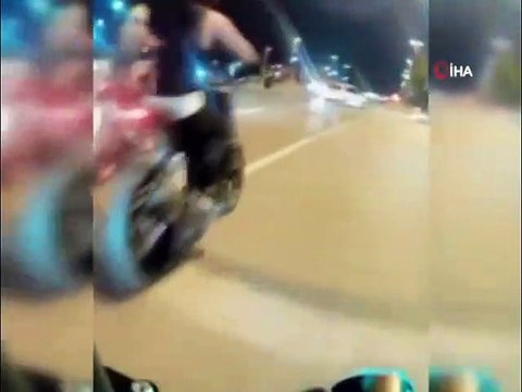 Trafik magandasının tek teker şovu kazayla bitti!