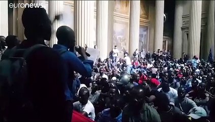 Παρίσι: Μετανάστες εισέβαλαν στο «Πάνθεον»