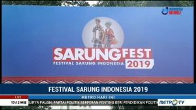 Jokowi Hadiri Festival Sarung Indonesia 2019