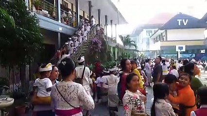 Terremoto de 5,7 de magnitude gera pânico em Bali