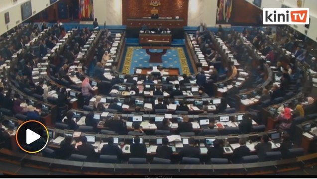 Lakar sejarah, Dewan lulus pindaan perlembagaan undi 18 tahun