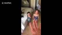 Une technique pour stopper ses deux filles qui pleurent