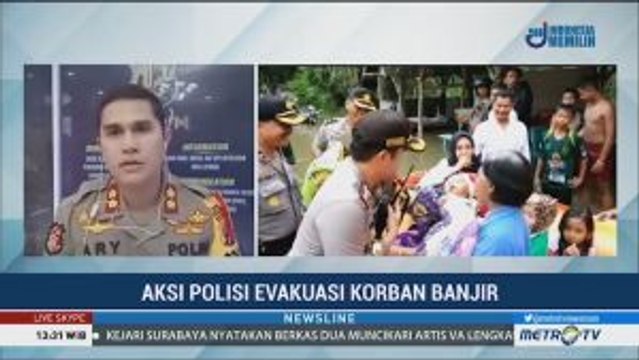 Aksi Polisi Evakuasi Bayi Korban Banjir Viral di Medsos