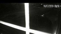 Vídeo mostra carro atingindo salão na Rua Rio de Janeiro, no Centro