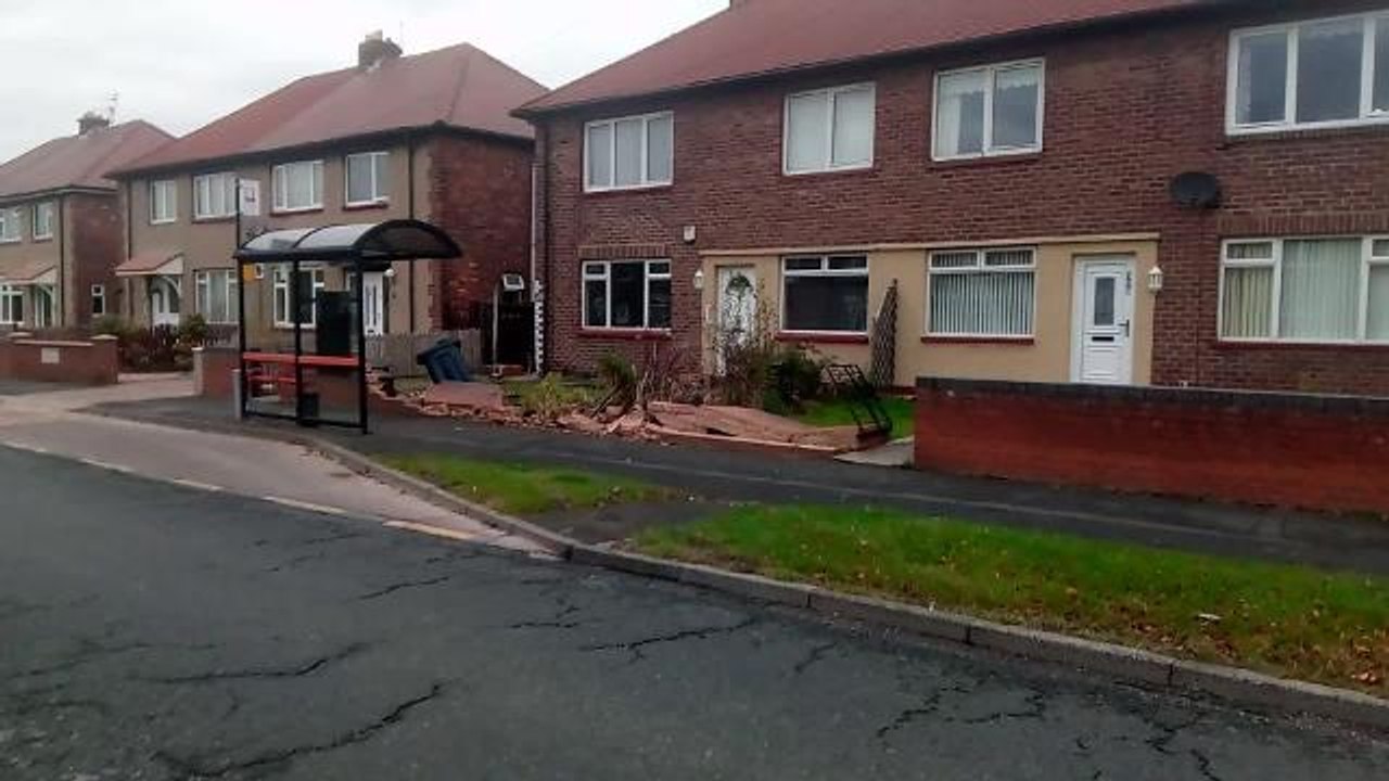Car crashed into wall in Jarrow