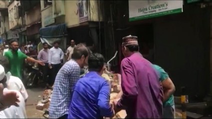 Dois mortos e 40 desaparecidos em desabamento na Índia