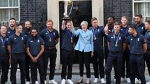 ICC Cricket World Cup 2019 : England Players Meet Prime Minister Theressa May || Oneindia Telugu