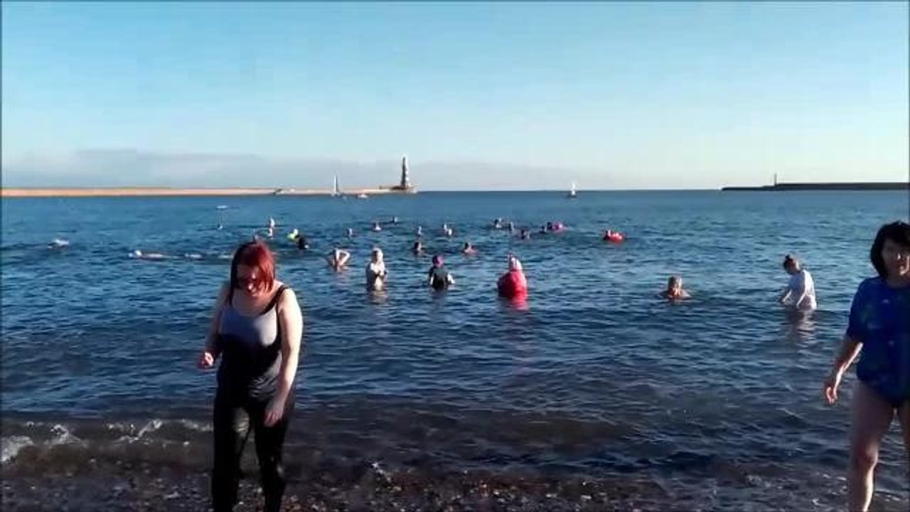 Sunderland Royal Hospital team makes a dash for the sea in New Year?s Day dip