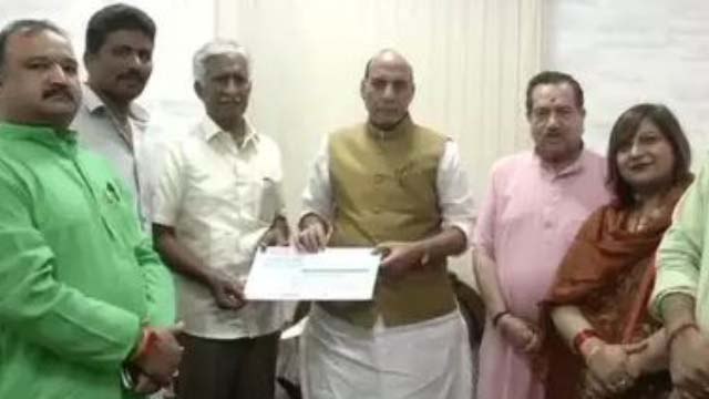 Indian Air Force's Former Airman CBR Prasad ने Defence Ministry को Donate किए 1 Crore|वनइंडिया हिंदी